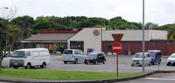 ピザハット「かでな店」沖縄で何が買える？基地内事情と注文の実際